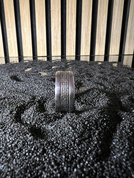 Bended Labyrinth Ring